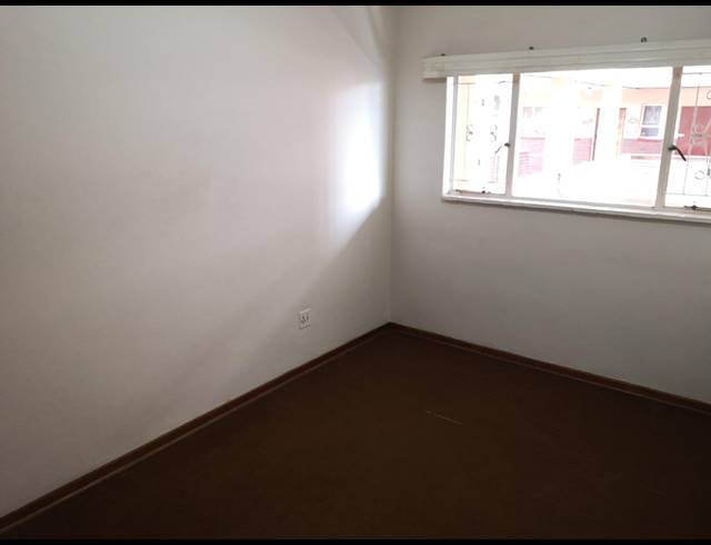 2 BEDROOM APARTMENT TO LET IN CLARENDON